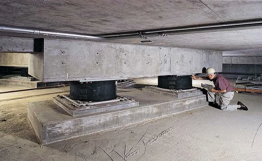 Diseño de Aislación Sísmica de Base en Las Condes