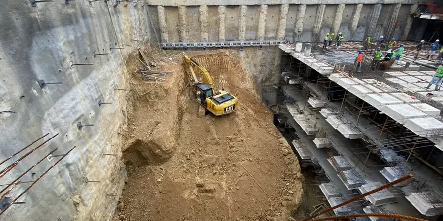 Diseño Geotécnico de Excavaciones Profundas en Las Condes: Seguridad desde la Base
